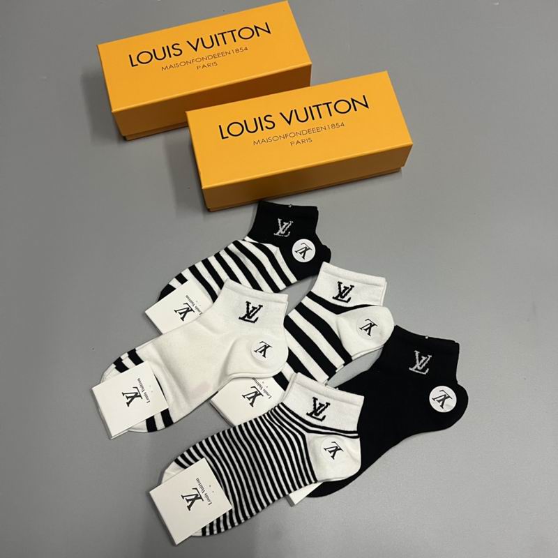 LV Socks 02